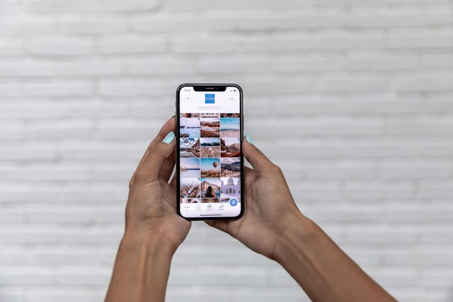 mobile-device-photo-gallery-media-files.jpg
